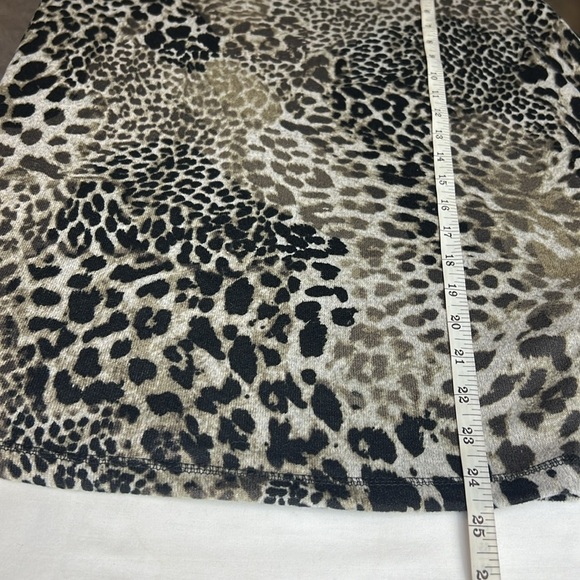 Elan Dolan sleeve fitted waist, Boat neck animal print top - Picture 9 of 11